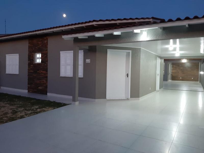 Casa à venda com 3 quartos, 144m² - Foto 1