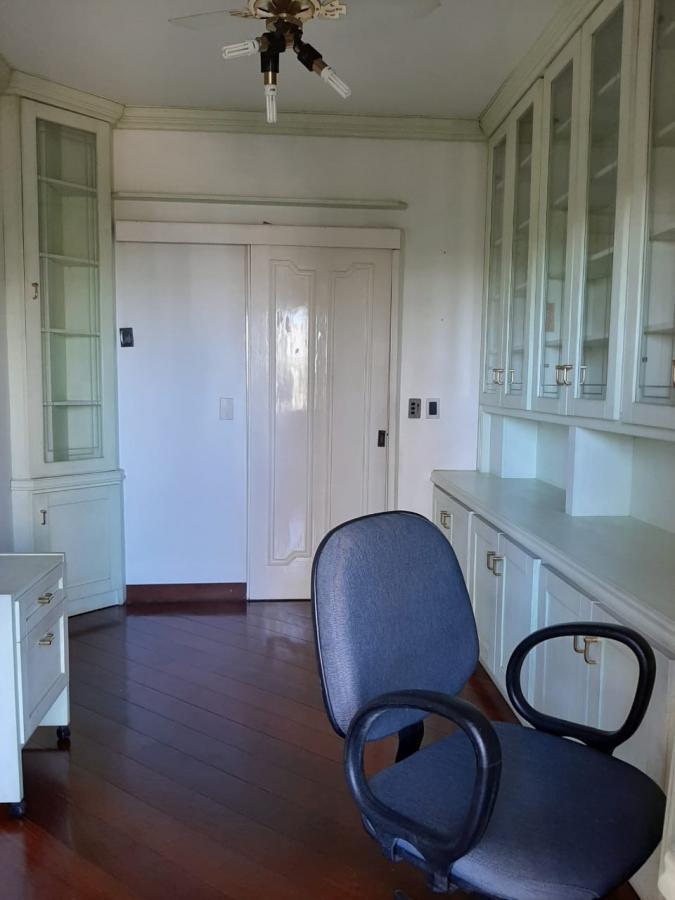 Apartamento à venda com 3 quartos, 197m² - Foto 15