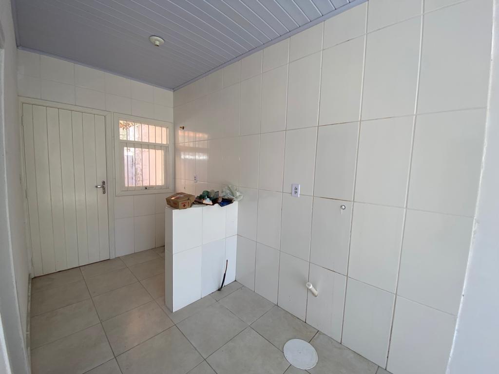 Casa à venda com 2 quartos, 50m² - Foto 2