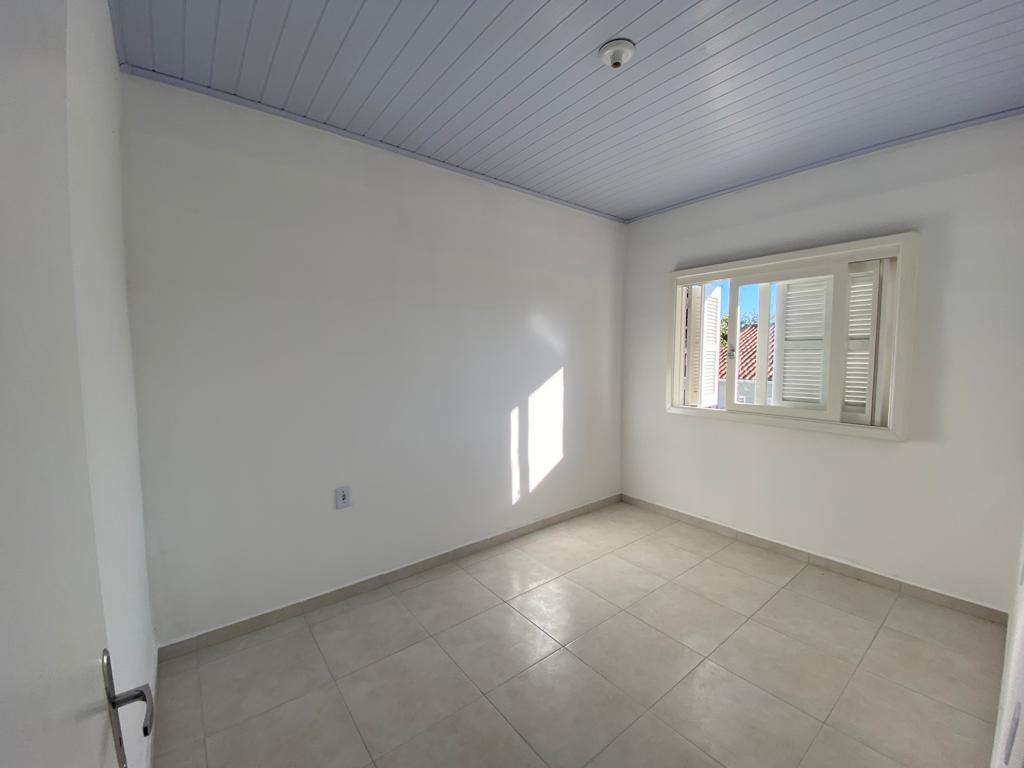 Casa à venda com 2 quartos, 50m² - Foto 4