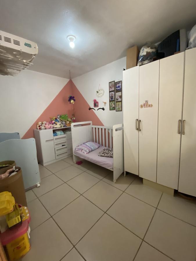 Casa à venda com 2 quartos, 50m² - Foto 4